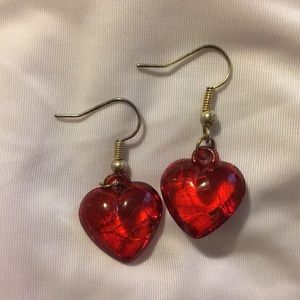 Red crack illusion heart earrings.